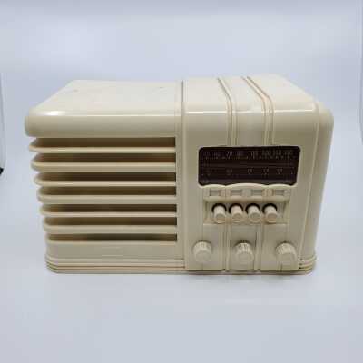 Radio - King Push Button Model 697-5M