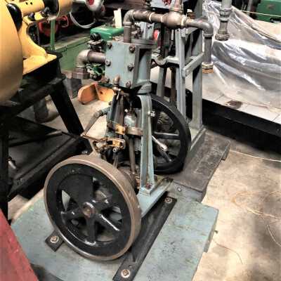 Engine - Vertical slide valve reversing marine engine