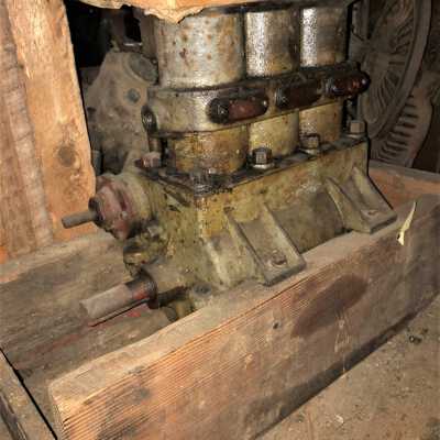 Engine - Deiter twin cylinder uniflow marine, unrestored