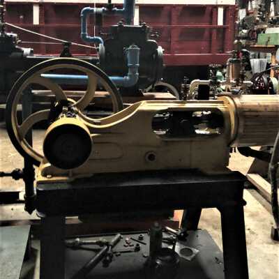 Engine - horizontal slide valve(restored)