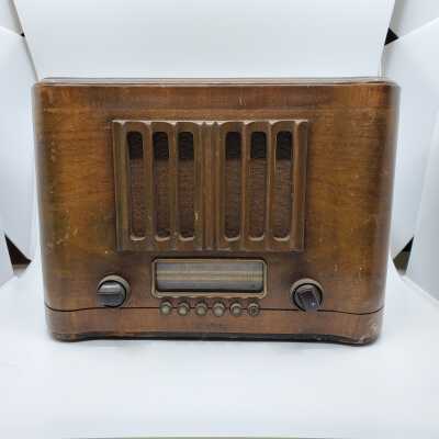 Radio - RCA Victor, Model 96T1