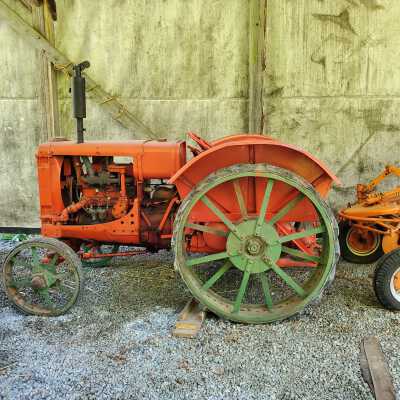 Tractor - IHC, Model McCormick-Deering W12, Year 1934