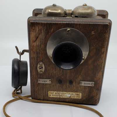 Telephone Wooden, Small Hotel Style