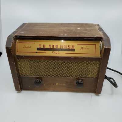 Radio - General Electric Model CL 543A