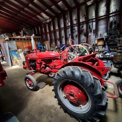 Tractor - IHC, Model Farmall Super A, Year 1952