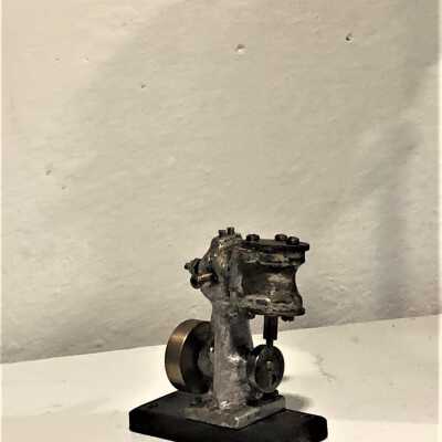Oscillating steam engine miniature model