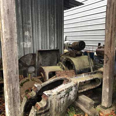 Engine - Knowles horizontal piston valve vacuum pump