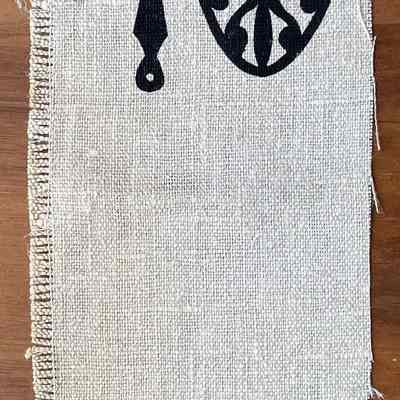 Napkin fragment.