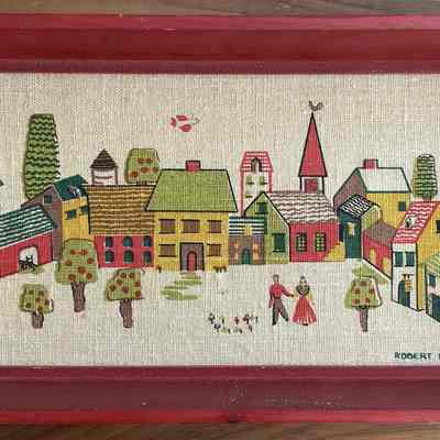 Example in red painted studio frame.: PKM collection.