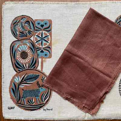 Placemat: Buttermolds 113, c.1954, Spice Brown