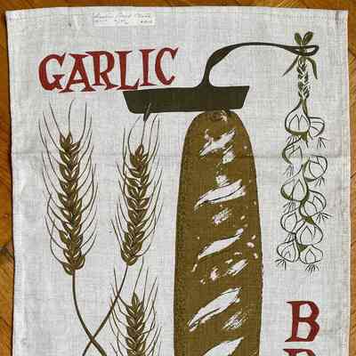 Towel: Garlic Bread Cloth 210
