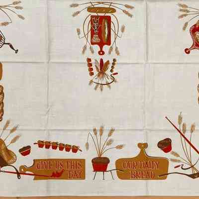 Repeat at narrow end of tablecloth.