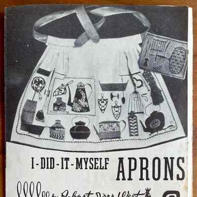 Frontier Cooking 419 apron, finished at top, printed kit at bottom.: From “I-Did-It-Myself Aprons by Robert Darr Wert/Country Prints”, c.1955. Collection of Sara Leeper.
