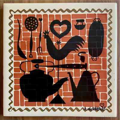 Matching tile: Wrought Iron 515; see “Country Print Tiles”.: PKM collection.
