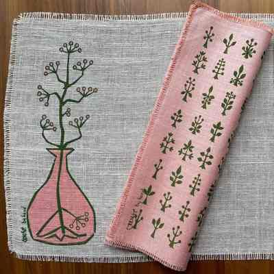 Placemat: Craft Horizons, Bottled Herbs 107, Pink