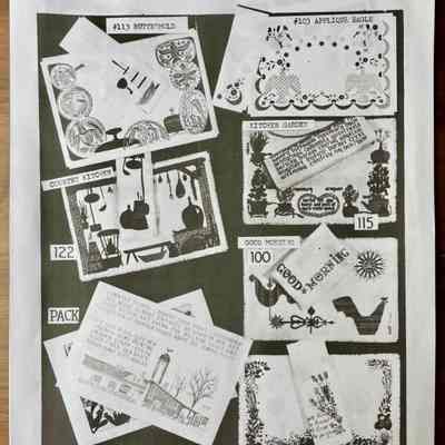 Country Kitchen 122 mat set, left, center.: From “Mat Sets by Robert Darr Wert/Country Prints”, c.1960. Image: PKM