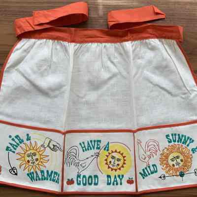 Matching Good Day apron; see “Kitchen Accessories”.: PKM collection.