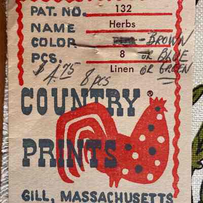 Product tag with colorway choices.