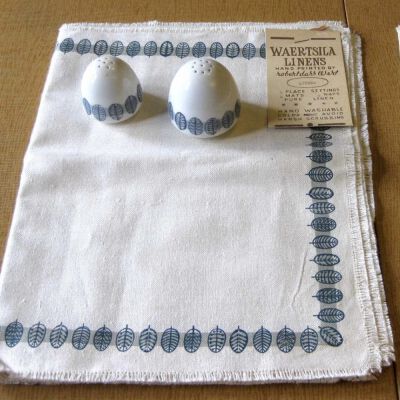 Waertsila-Arabia Linnea china and Wert/Waertsila table linens.: Image: Susan Ward