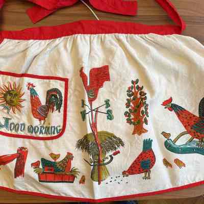 Matching apron: Good Morning 326: PKM collection. Image: PKM