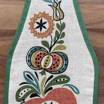 Matching Happy Heart wine bottle cover.: PKM collection.