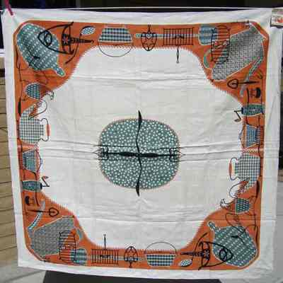 Matching tablecloth: Calico Kitchen 452 in red; see “Tablecloths”.: Image: MUSEUMofKITSCH, Etsy.com
