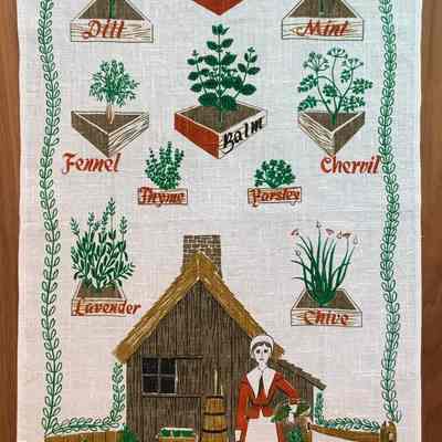 Commissioned towel/wallhanging for the Plimoth Plantation historic site; see “Custom Commissions” entries.: PKM collection.