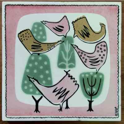 Matching tile: Pinks, Hens (TK), see “Country Print Tiles” entries.: PKM collection.