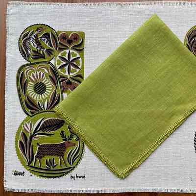 Placemat: Buttermolds 113, Bottle Green