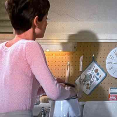 Potholder on the set of “Wait Until Dark”, 1967.: Screengrab from film: PKM.