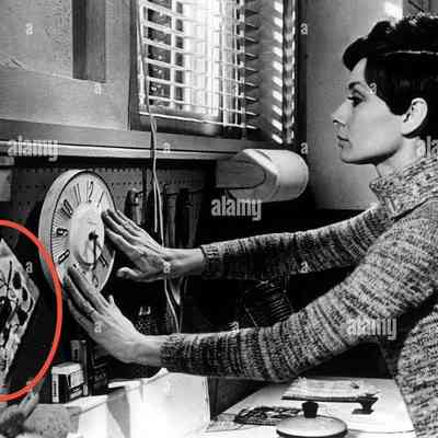 Publicity still for “Wait Until Dark”, with Audrey Hepburn, 1967. Potholder circled at left.: Screen grab from Alamy stock photos: Michael J. Dawson.
