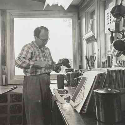 Bob mixing printing ink.: Collection of Sara Leeper.