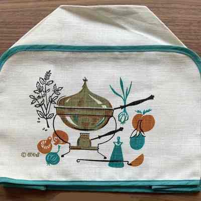 Matching Motif Gourmet 280 or 284-4 toaster cover in turquoise.: PKM collection.