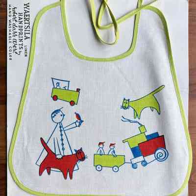 Child’s Set: Waertsila Linen Handprints and Arabia Finland