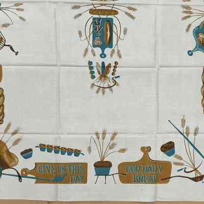 Repeat at narrow end of tablecloth.