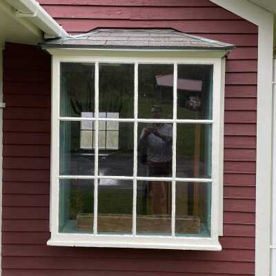 Milk house window at Wert’s barn studio in Gill, Massachusetts.: This window was the inspiration for the Early Glass 97-3 print. Image: PKM, with permission of Al Wallace.