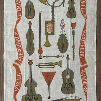 Matching wallhanging: Early Instruments U244; see “Towels/Wallhangings”.: PKM collection. Image: PKM
