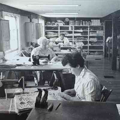 Garden 137 Barbecue Mats in production. Printed mats can be seen in the foreground. c.1958.: Collection of Sara Leeper. Image: unidentified photographer and media source.