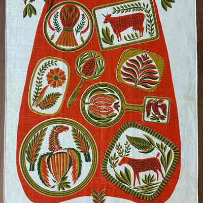 Matching towel/wallhanging/runner: Buttermolds 217.: PKM collection.
