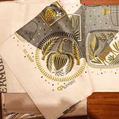 Matching tablecloth: Buttermold 451.: PKM collection.