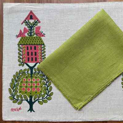 Placemat: Garden Whimsey 141, Green on Natural