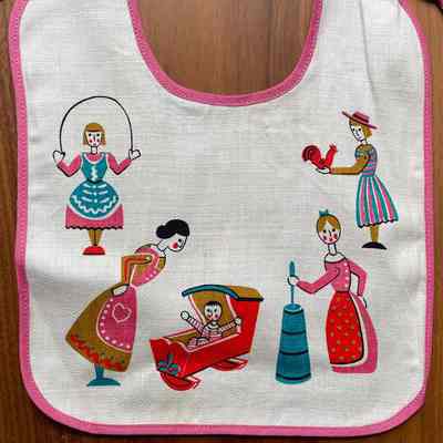 Bib detail.