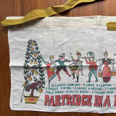 Kitchen, Apron: Twelve Days of Christmas
