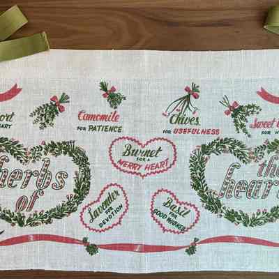 Matching Herbs of the Heart (TK) apron; see “Kitchen Accessories”.: PKM collection. Image: PKM