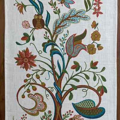 Matching towel/wallhanging: Crewel 263; see “Towels/Wallhangings”.: PKM collection.