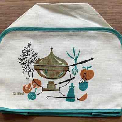 Matching Motif Gourmet 280 or 284-7 Turquoise toaster cover.: PKM collection.