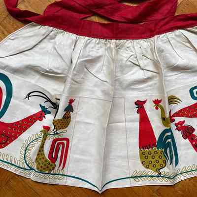 Apron: Sourwood Mountain 420: Collection of Sara Leeper.