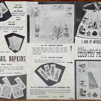 Chickens 315, left panel, center left.: From “I-Did-It-Myself Aprons by Robert Darr Wert/Country Prints”, c.1955. Collection of Sara Leeper.