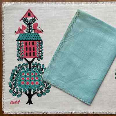 Placemat: Garden Whimsey 141, Pink & Turquoise on White