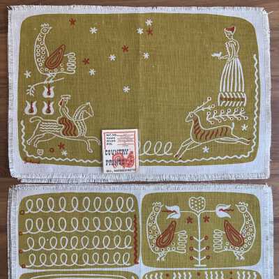 Placemat (top) and napkin.